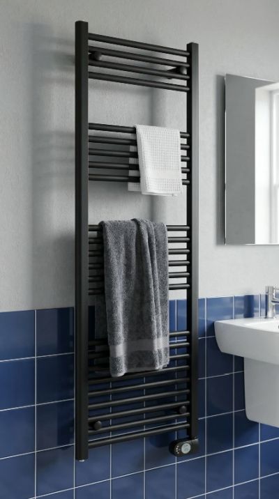 Adax 210232_Comfort 50-150-600 Black Lifestyle1 Adax 210232_Comfort 50-150-600 Black Lifestyle1